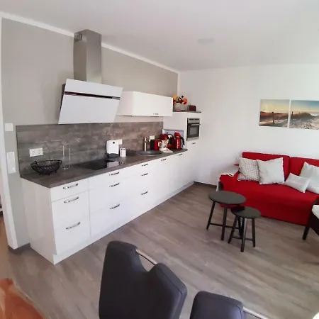 Steinreich Apartment